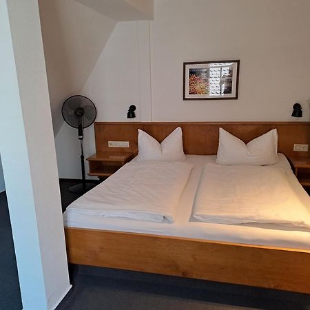 Stadthotel Waldhorn Kirchheim unter Teck Exterior foto
